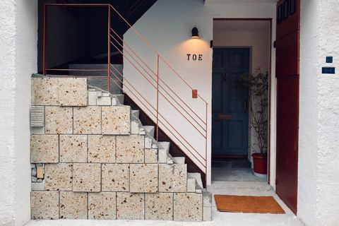 本と雑貨に包まれた東京浅草のデザインホテルTOE LIBRARYさまへ、アロマや化粧品の製品卸をご提案